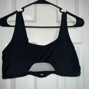 Women’s size L bikini top